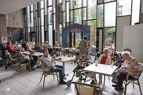 R&eacute;sidence EHPAD Le Vill&acirc;ge des Aub&eacute;pins